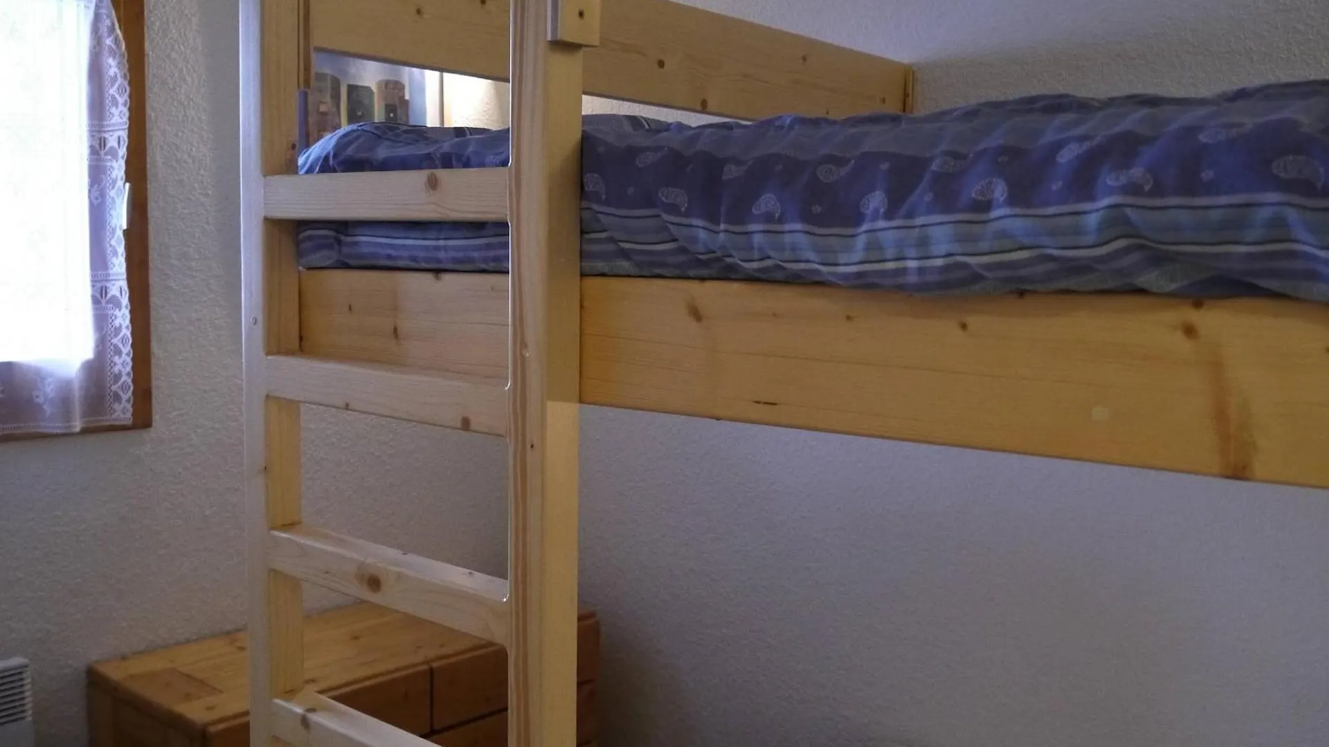 Meribel Mottaret: Apt 6 Pers, Balcon, Casier Skis, Ascenseur, Animaux Admis - Fr-1-355-33 Apartment